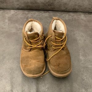Boy Uggs size 13 guc
